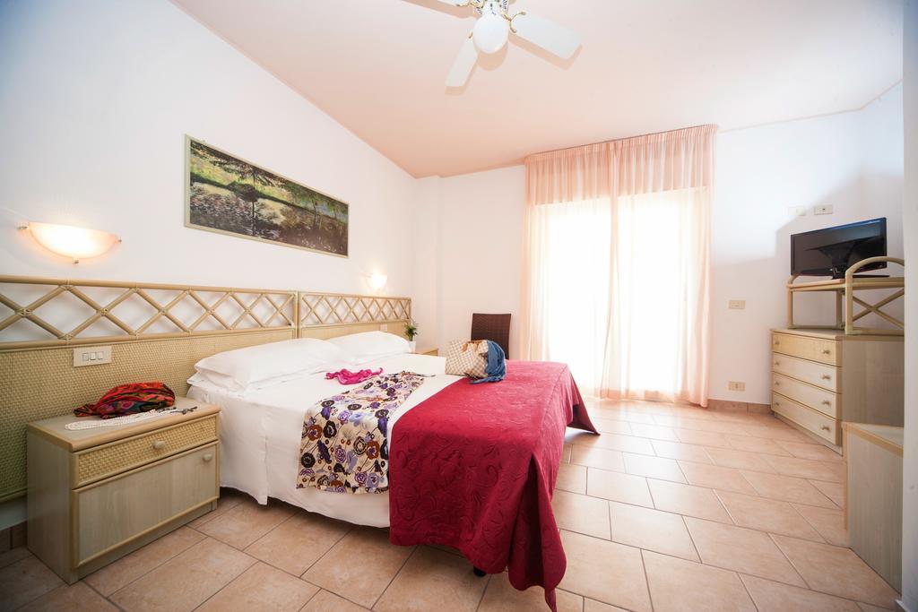 Hotel Doge Альба-Адріатіка Номер фото