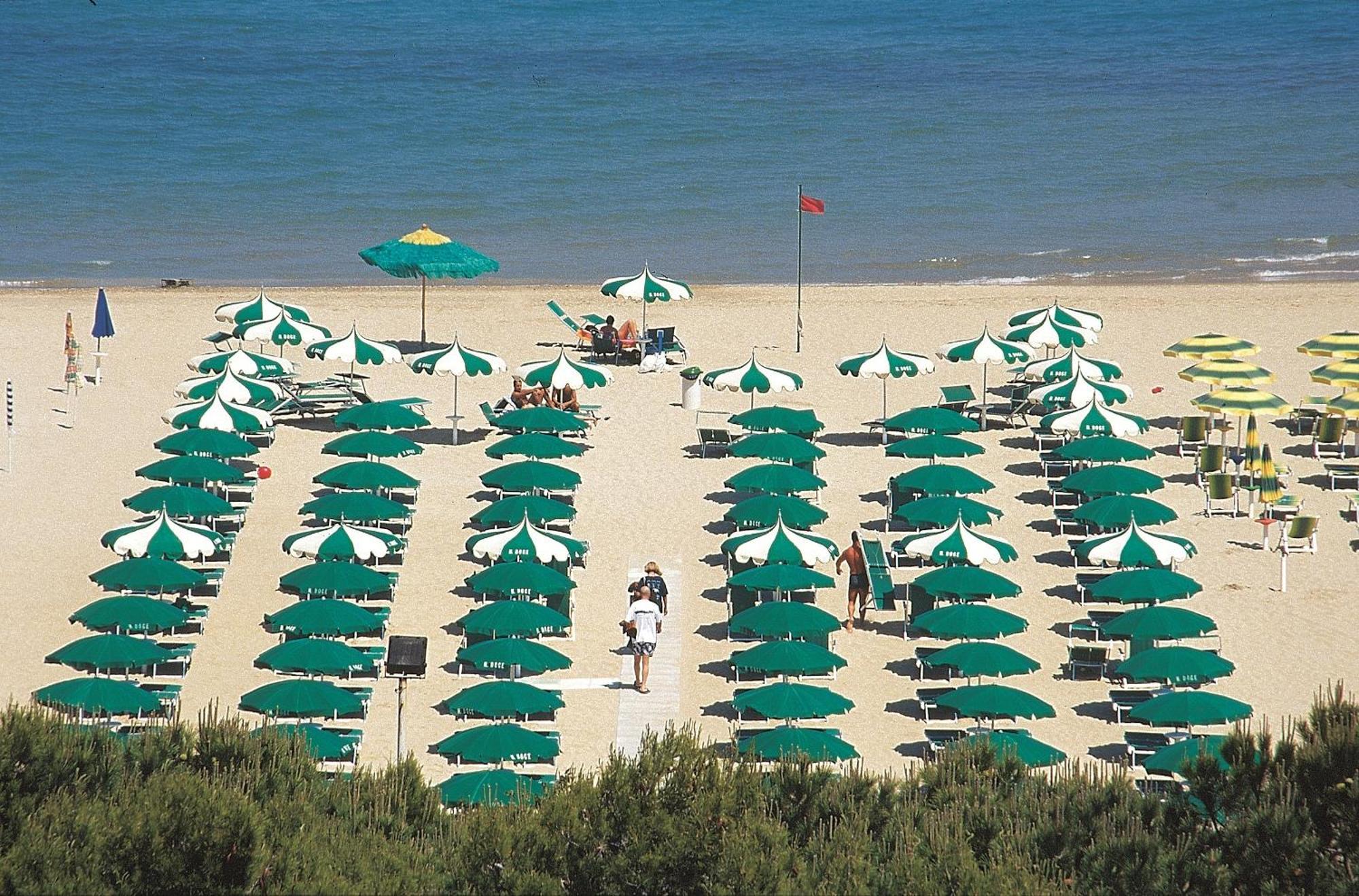 Hotel Doge Альба-Адріатіка Екстер'єр фото